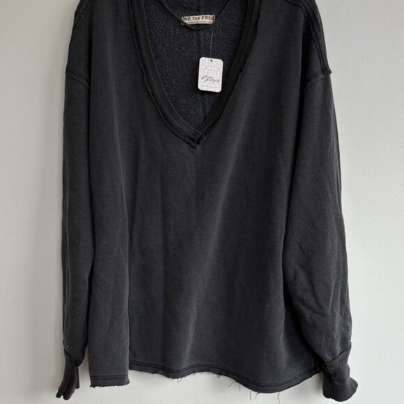 We The Free Venice V-Neck Sweatshirt In Black - Picture 5 of 8